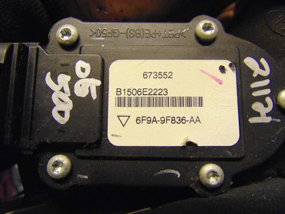 07 06 05 Ford 500 five hundred Montego gas accelerator throttle pedal sensor