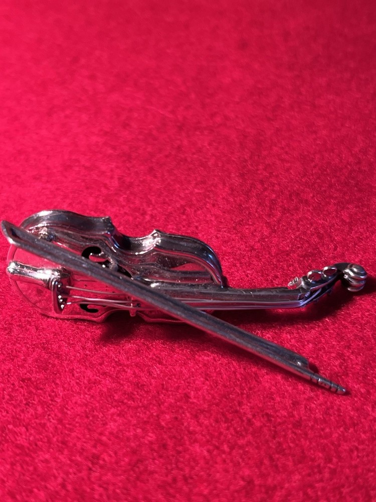 small silver violin w/ attached bow 2 1/4" 925