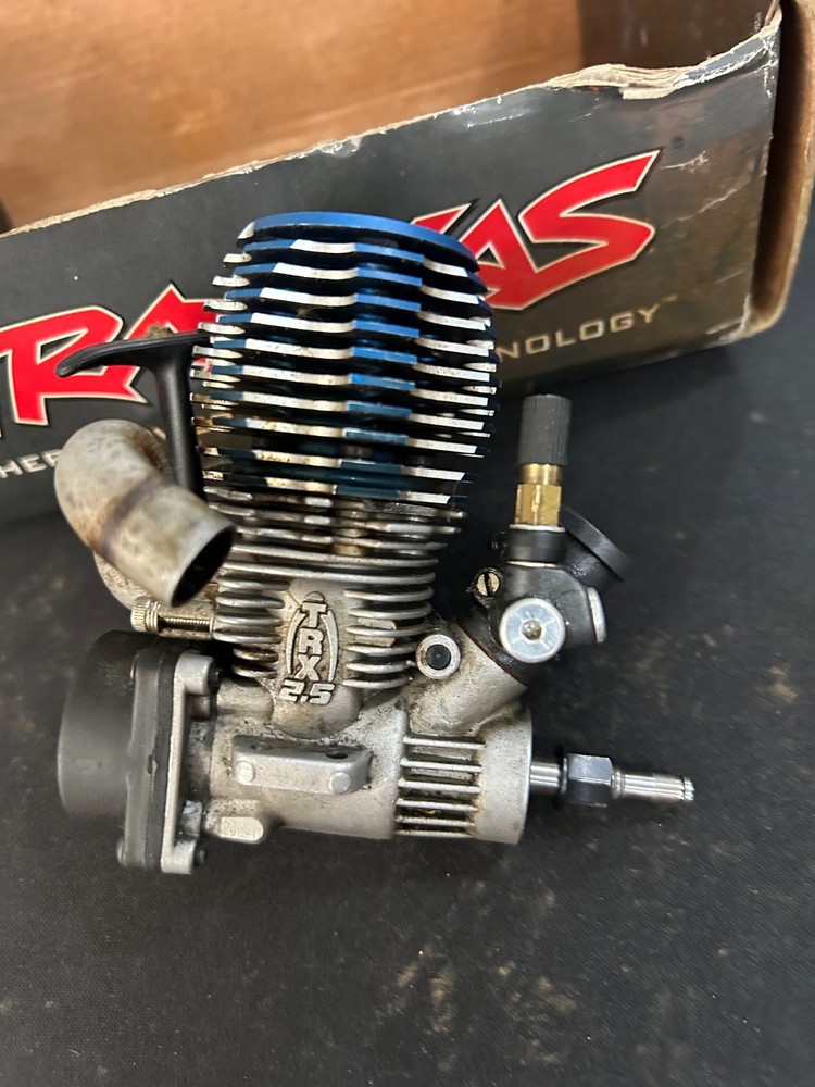 TRAXXAS 2.5R NITRO ENGINE