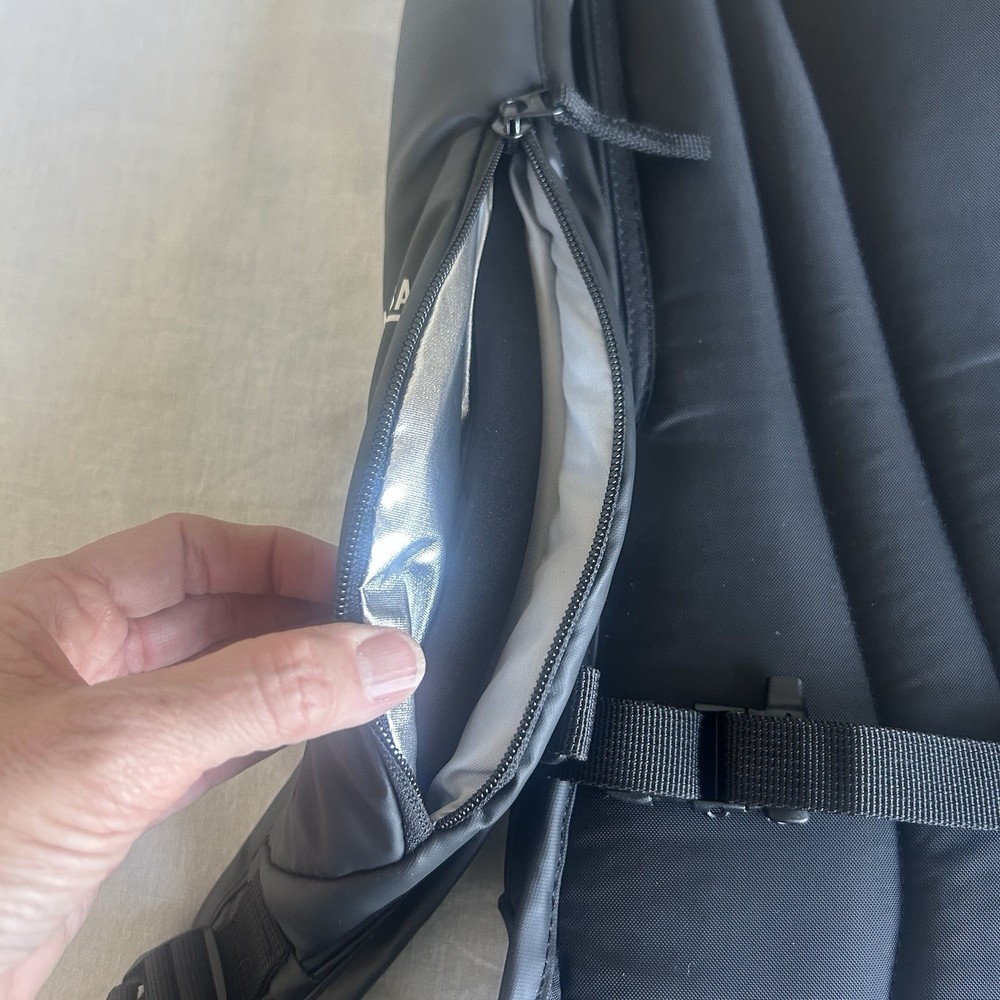 Camelback PowderHound 12L Hydration Pack Backpack Water Snow Shield Preowned