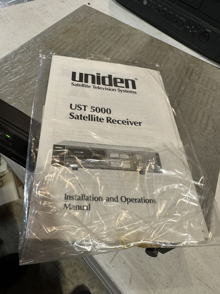 Uniden UST-5000 Satellite Receiver With Manual Powers On