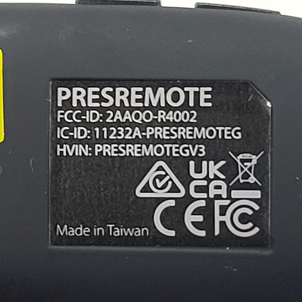 StarTech Wireless Presentation Remote with Red Laser Pointer - 90 ft. (27 m)