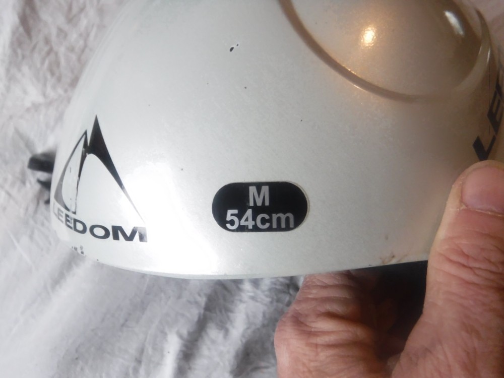 Leedom Helmet ski Snowboard Helmet Adjustable Light Gray Size Medium 54 CM