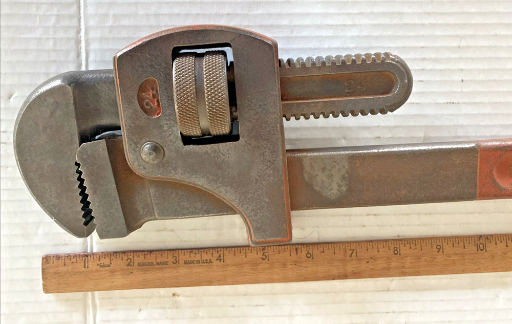 24” PIPE WRENCH FLAT HANDLE UNBRANDED