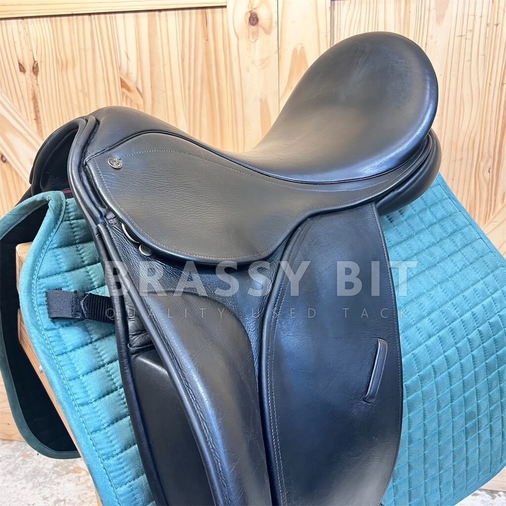 18" County Connection Dressage Saddle
