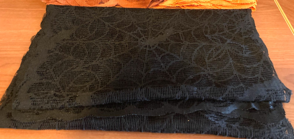 Halloween & Fall Table Runners...Decorative..Pumpkins, Spider Webs, Fall Leaves