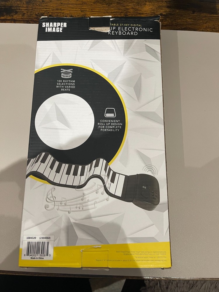 The Sharper Image Roll-Up Digital Electrionic 37 Key-Keyboard New/Open Box