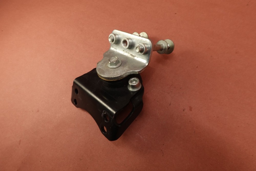 2002-2006 Harley Davidson V-rod Vrod Engine Motor Mount Bracket