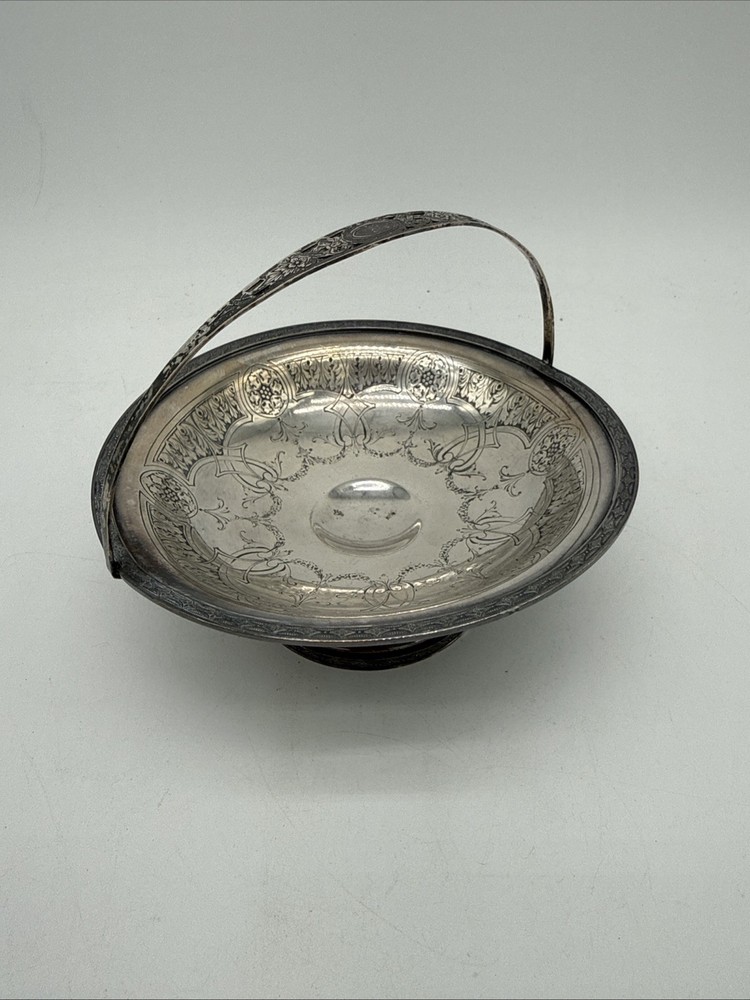 Vintage Wallace Bros. Silver Plated Candy Dish V8154