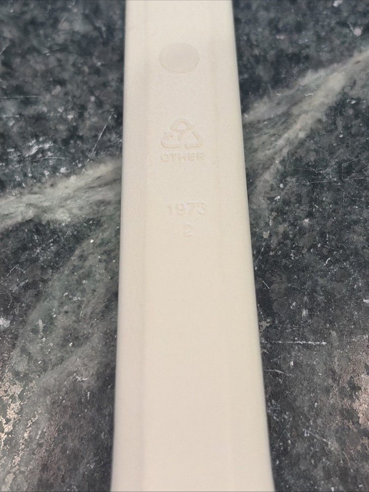 Vintage Rubbermaid White Serving Spoon Nylon Plastic Solid Basting 1973 USA