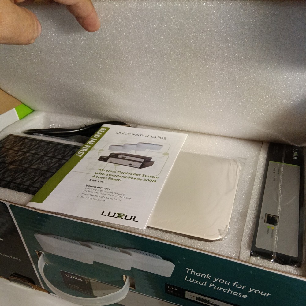 Luxul Wireless Controller System w/3 Three Access Points XWS-1310