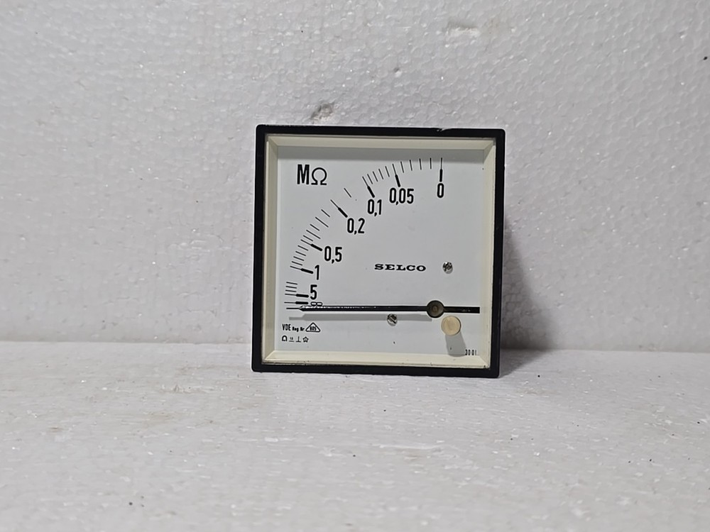 Selco Megaohmeter VDE Reg 605