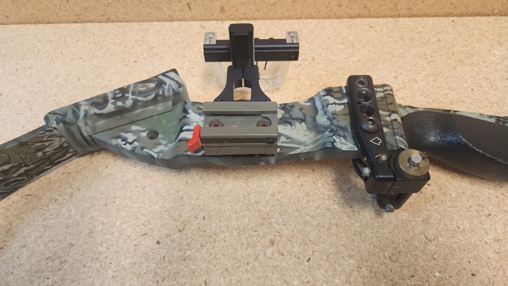 Vintage PSE Nova Compound Bow, Right hand, Mossy Oak Camo