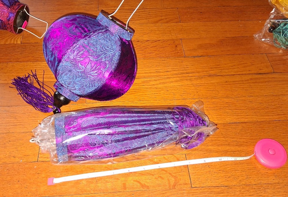 2pc/8.5” AUTHENTIC VIETNAMESE SILK LANTERN — Garlic Umbrella