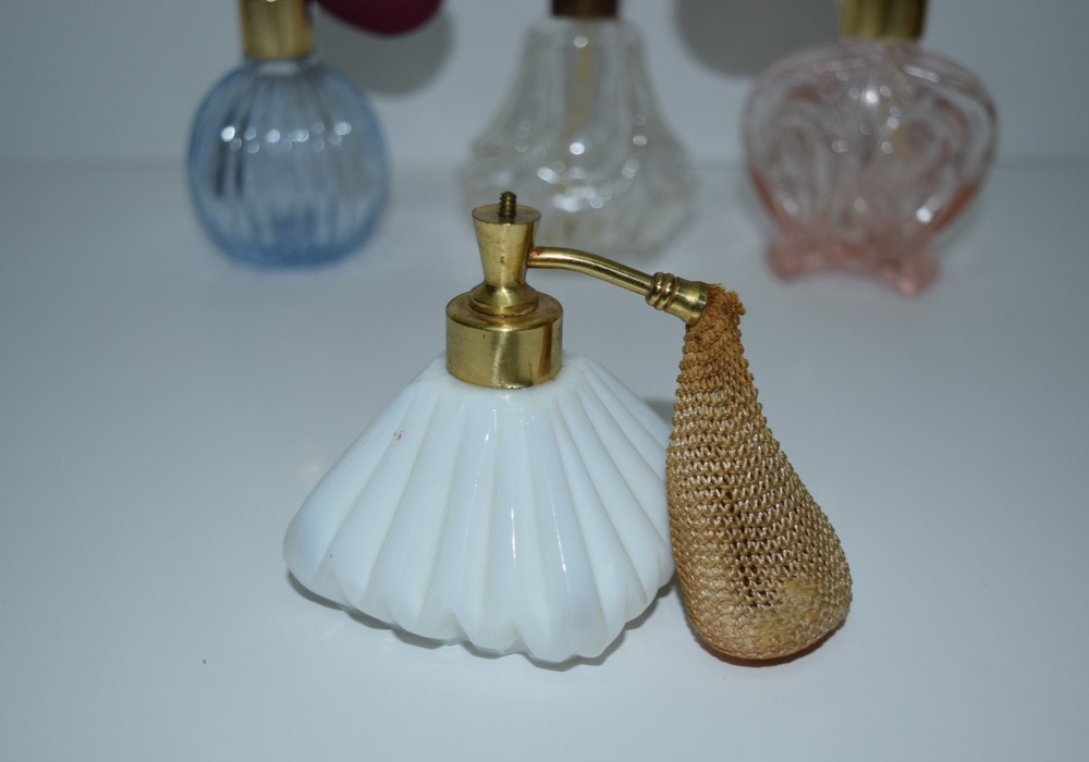 4 Piece Perfume Atomizer Bottle Set - Collectable, Props