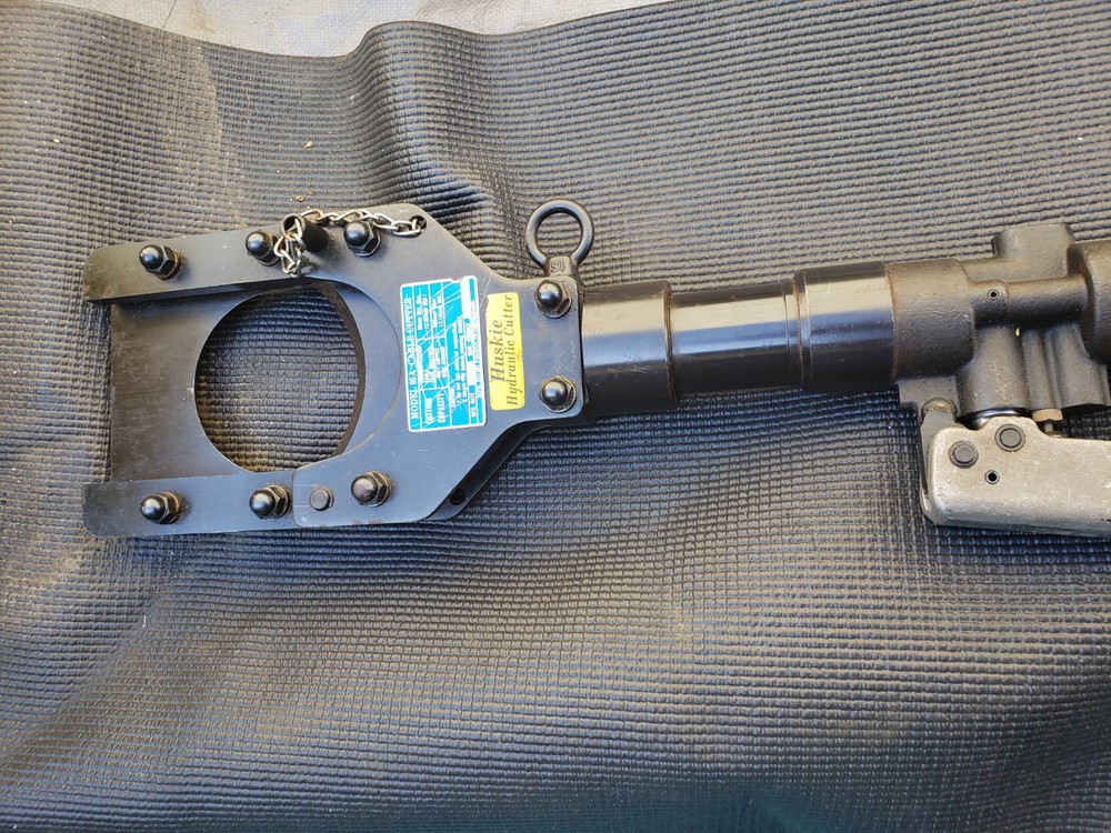 HUSKIE COMMERIAL HYDRAULIC CUTTER MODEL 85A