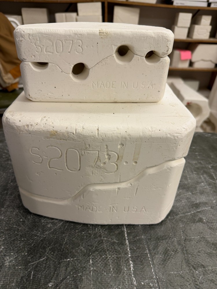 VINTAGE SCIOTO CERAMIC MOLD #S-2073 A & B SITTING SQUIRREL