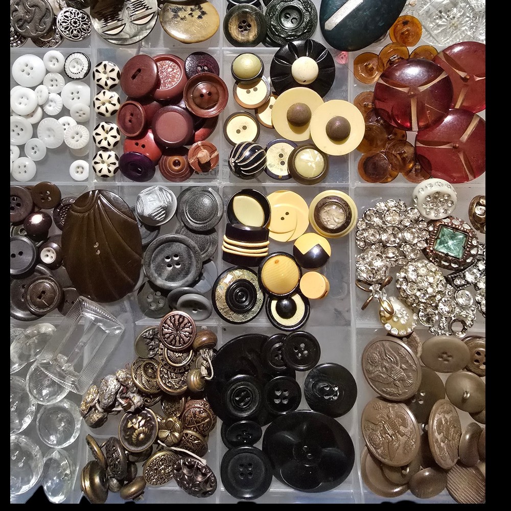 Large Assortment Antique Buttons Bakelite Celluloid MOP China Paste Button Lot