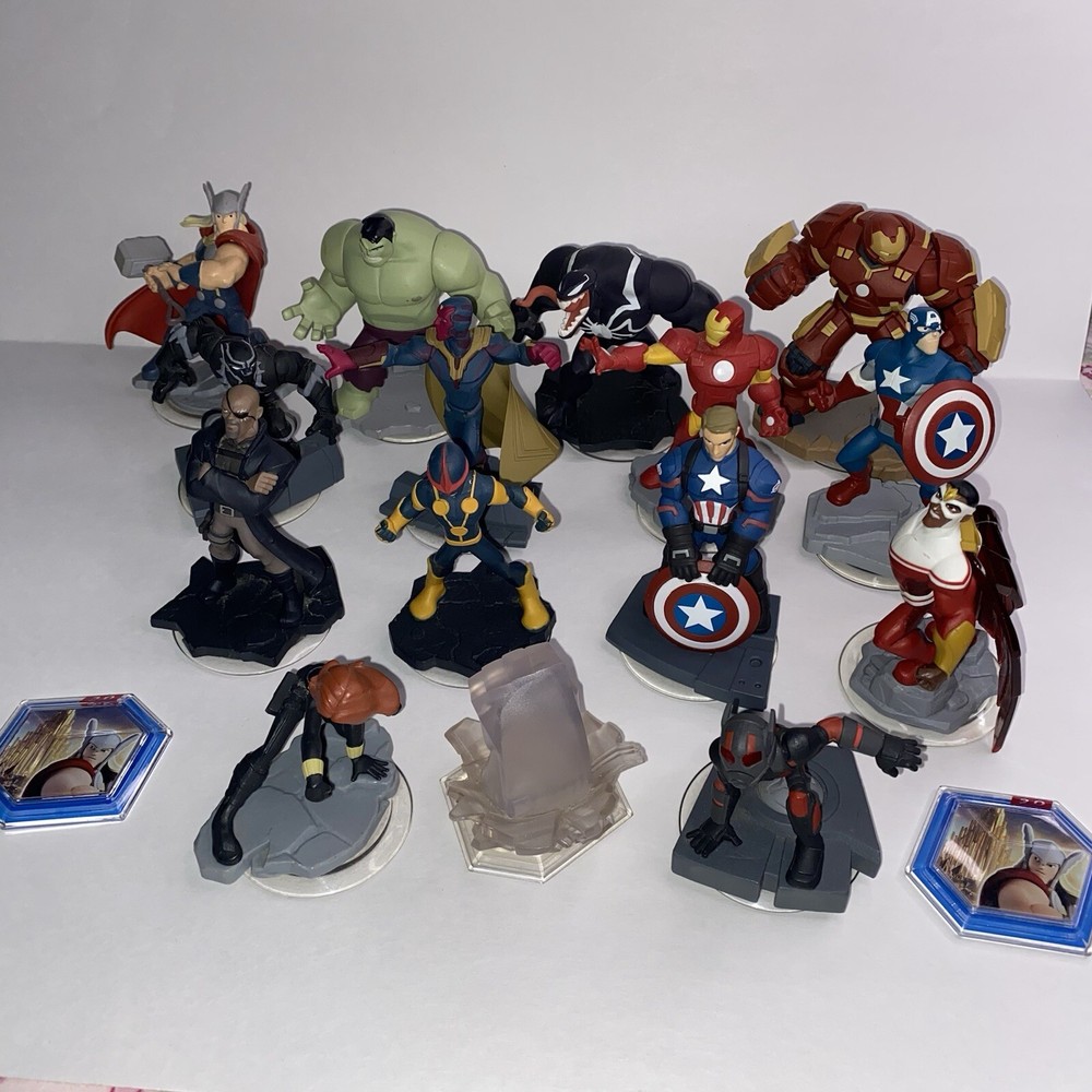 Disney Infinity Marvel 17 Piece Lot