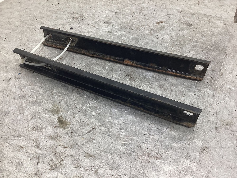 2000 Arctic Cat 500 4x4 Automatic OEM FRONT BUMPER MOUNT CHANNEL