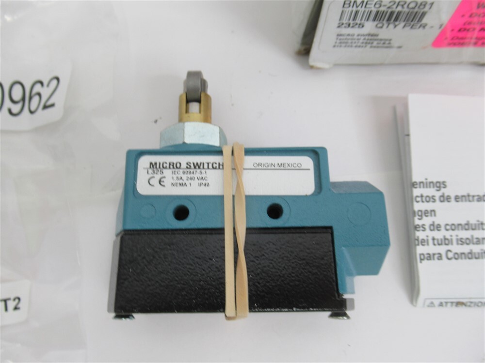 Honeywell BME6-2RQ81, 250VDC Micro Limit Switch, Top Plunger