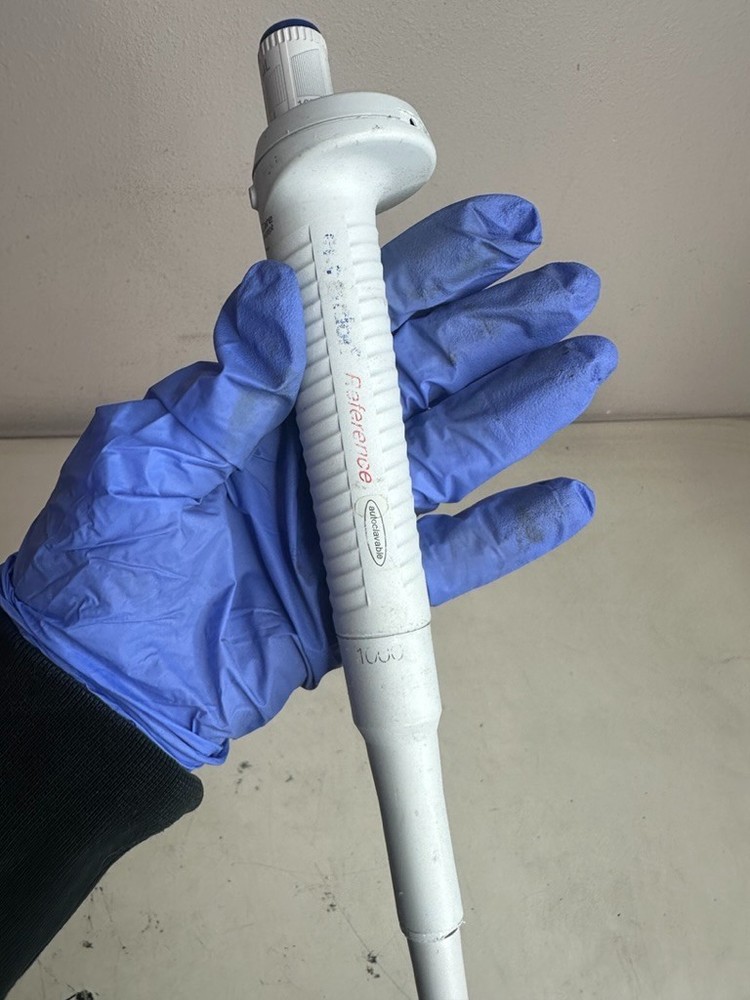 Eppendorf Reference 1000 Adjustable Pipette 500 - 1000 µL AS-IS