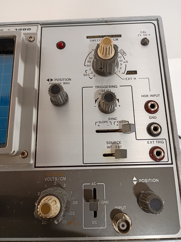 Vintage B&K 10 MHz Oscilloscope 1466 - Powers on -Untested