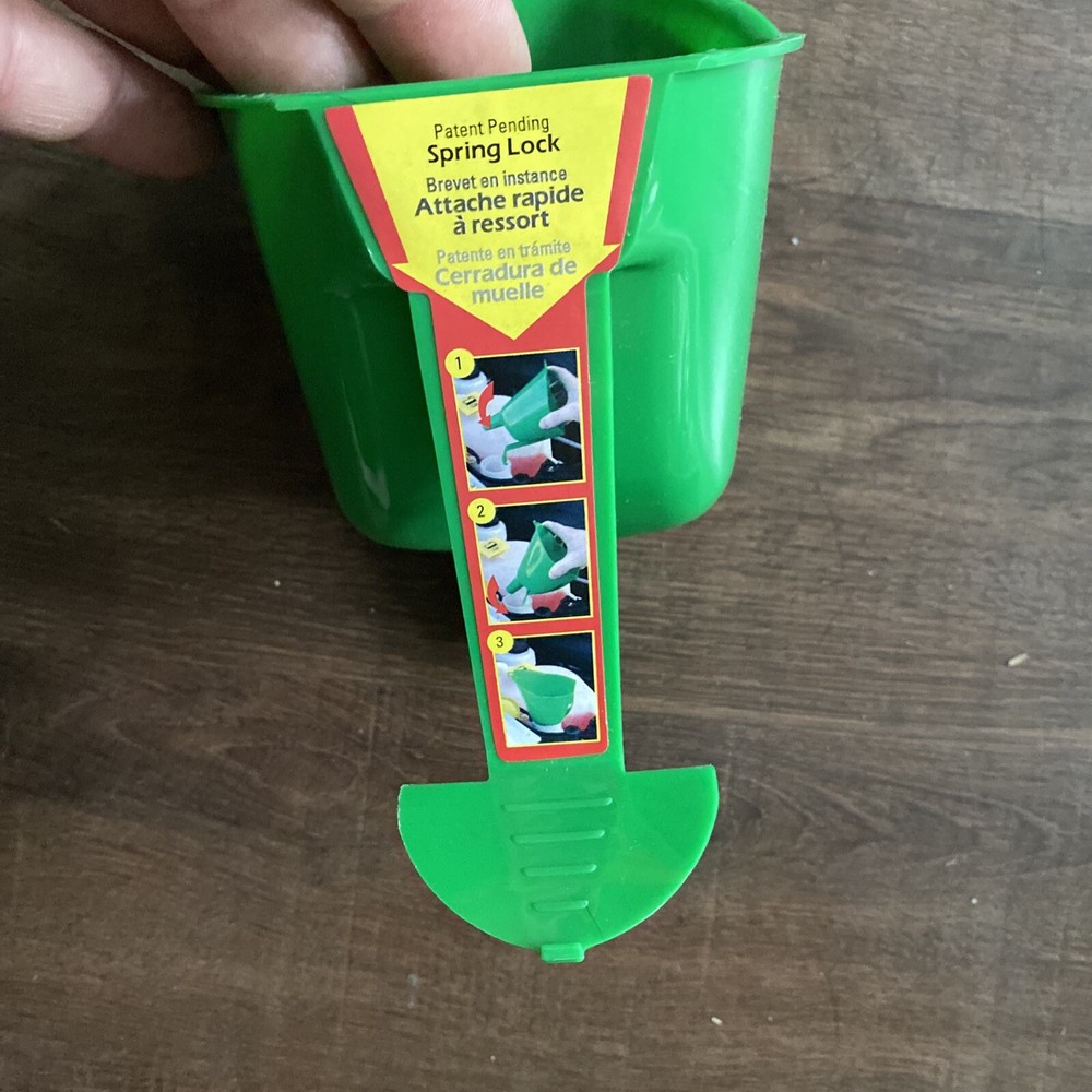 FloTool Hands Free Spring Locking Funnel New!!