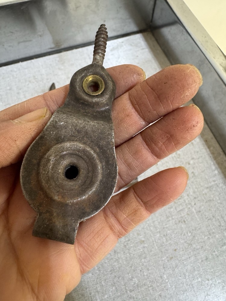 4 vintage small metal block pulleys
