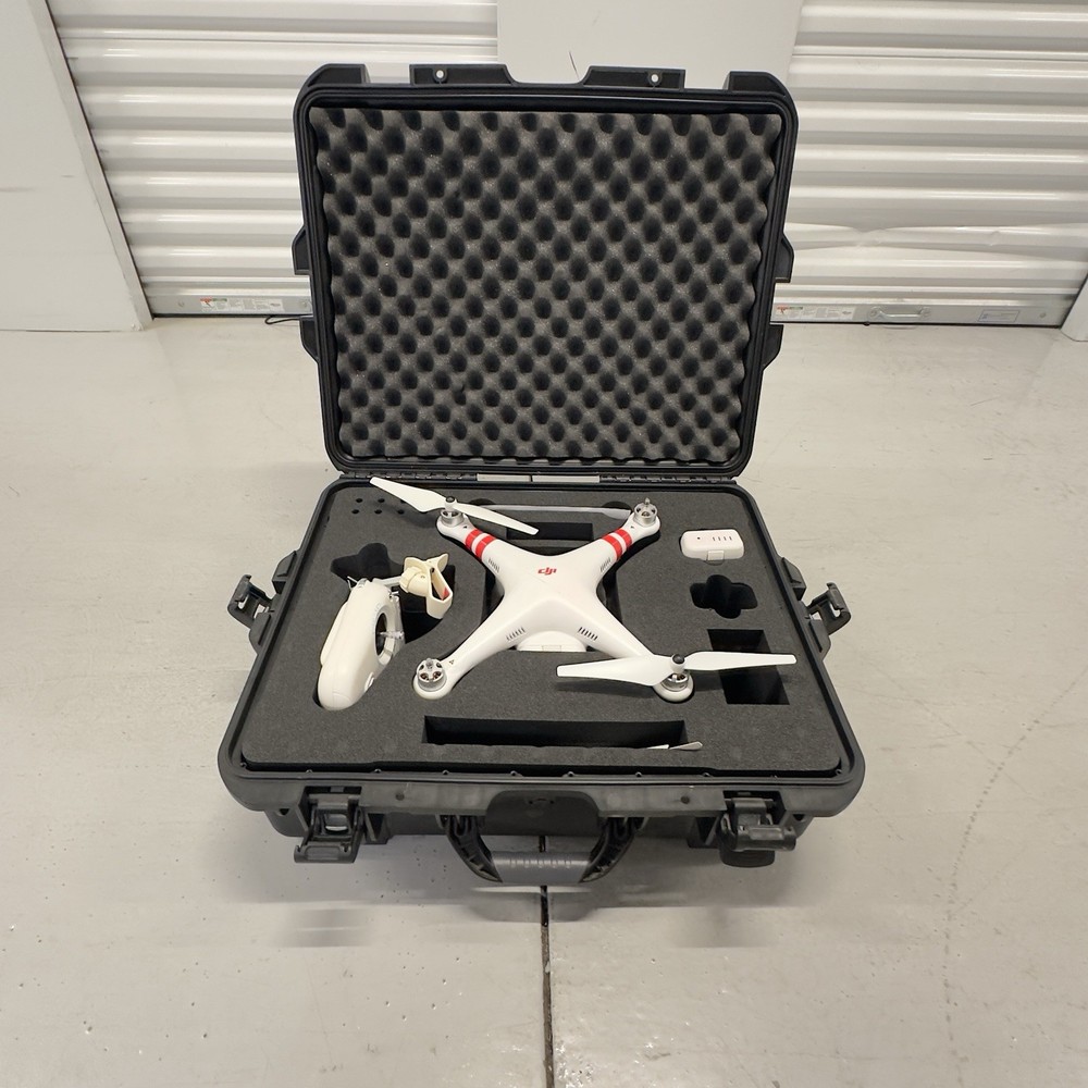 DJI PHANTOM 2 VISION + with case, 2 Used Batteries & Range Extender
