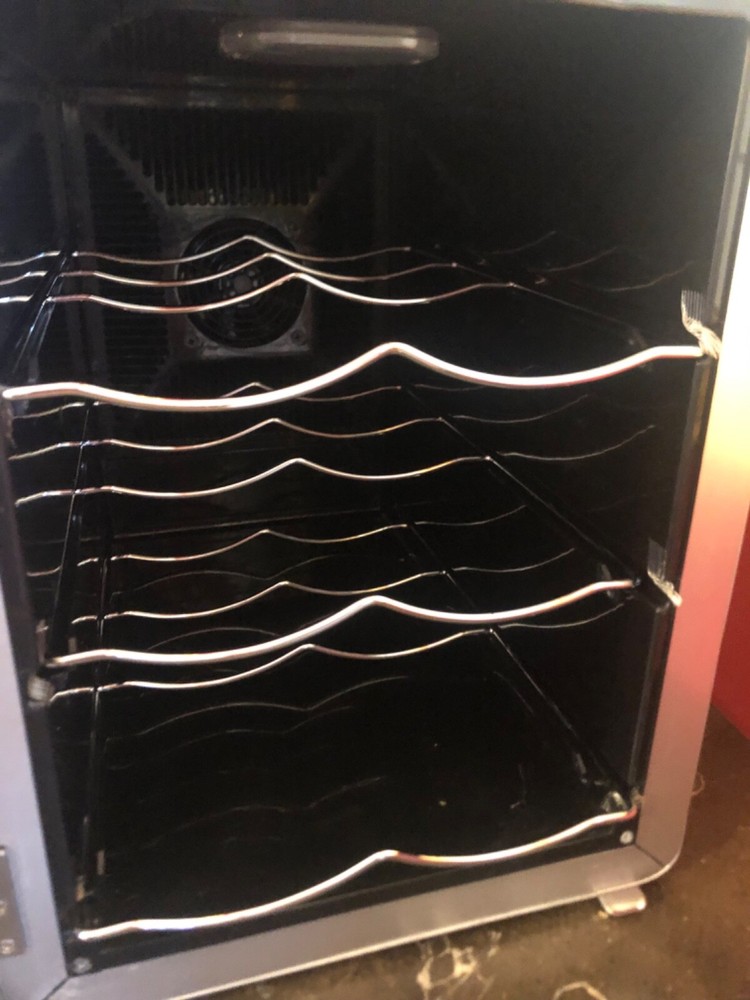 Cuisinart Private Reserve Wine Cellar - 6 Bottle Capacity - Tested & Working