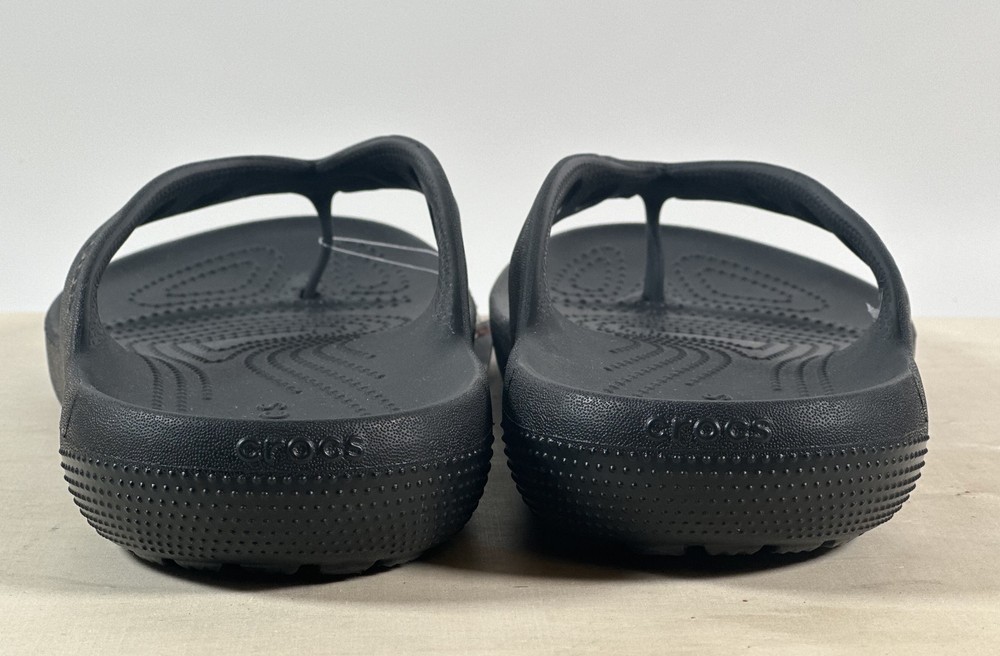 Crocs Adults’ Classic Flip Flop V2 - Black