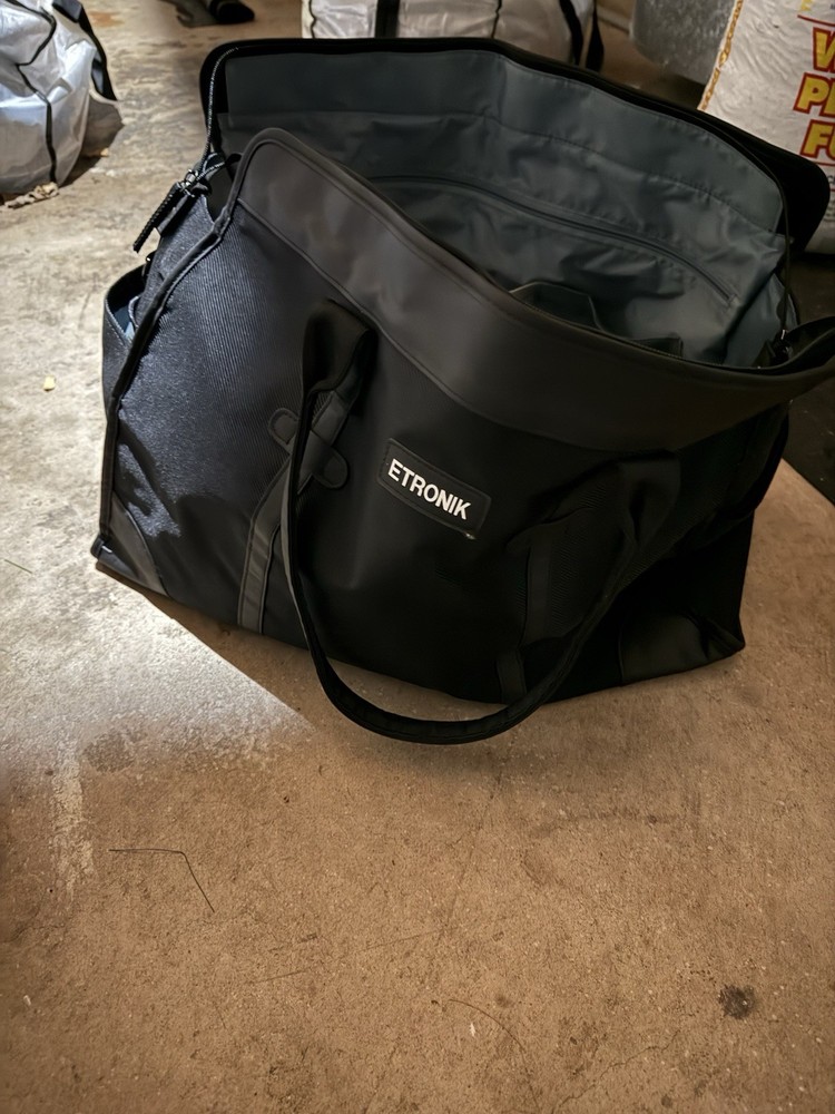 ETRONIK Black Polyester Gym Bag with Adjustable Strap and Zip Closure