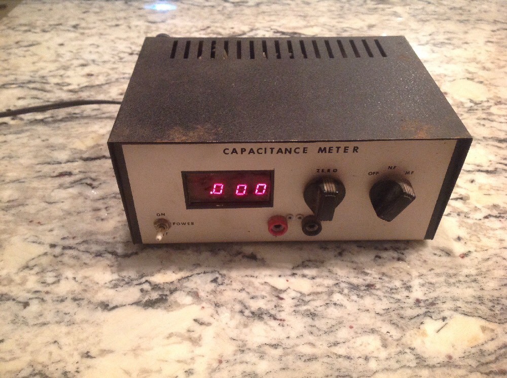 Digital Read Out Capacitance Meter Powers On. No Probes. Free Shipping