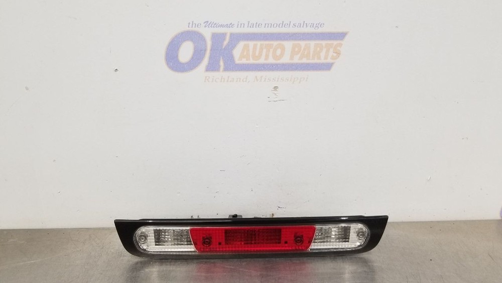 12 CHEVY SILVERADO 1500 HIGH MOUNTED STOP LIGHT