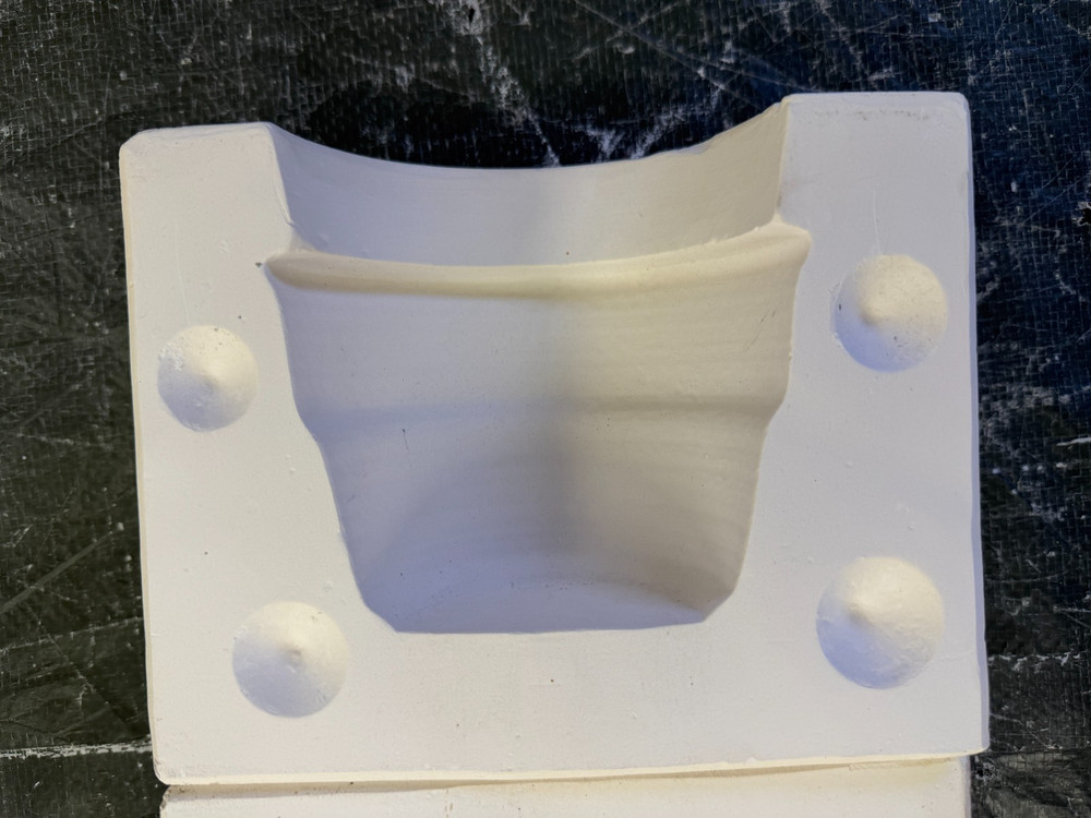 VINTAGE HEIRLOOM CERAMIC MOLD #1064 SMALL PLANTER