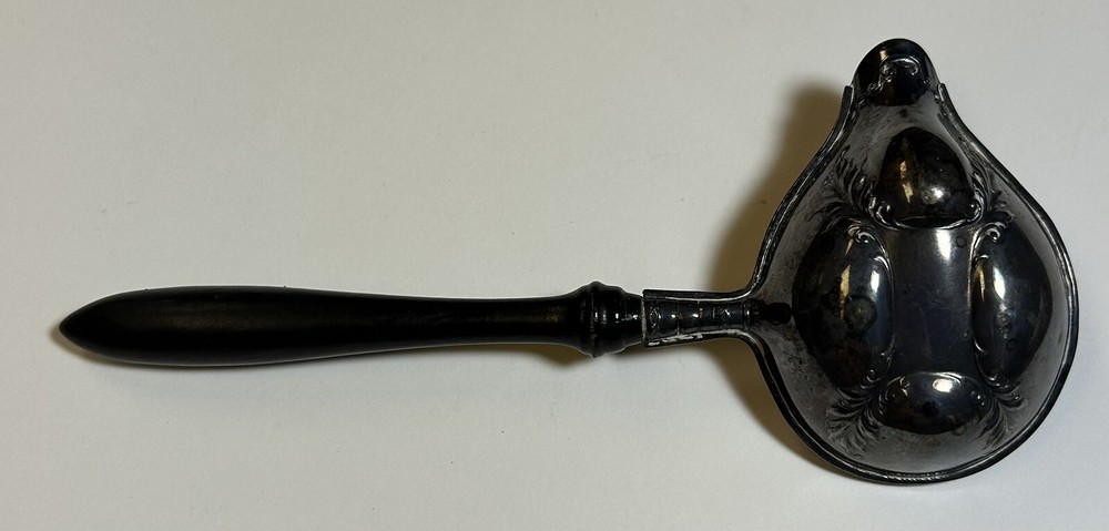 Sheffield 6 1/4” Tea Strainer, Wood Handle