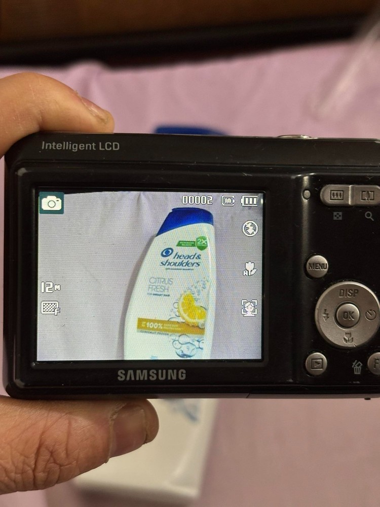 Samsung ES17 12.2 MP Digital Camera - Black WORKING