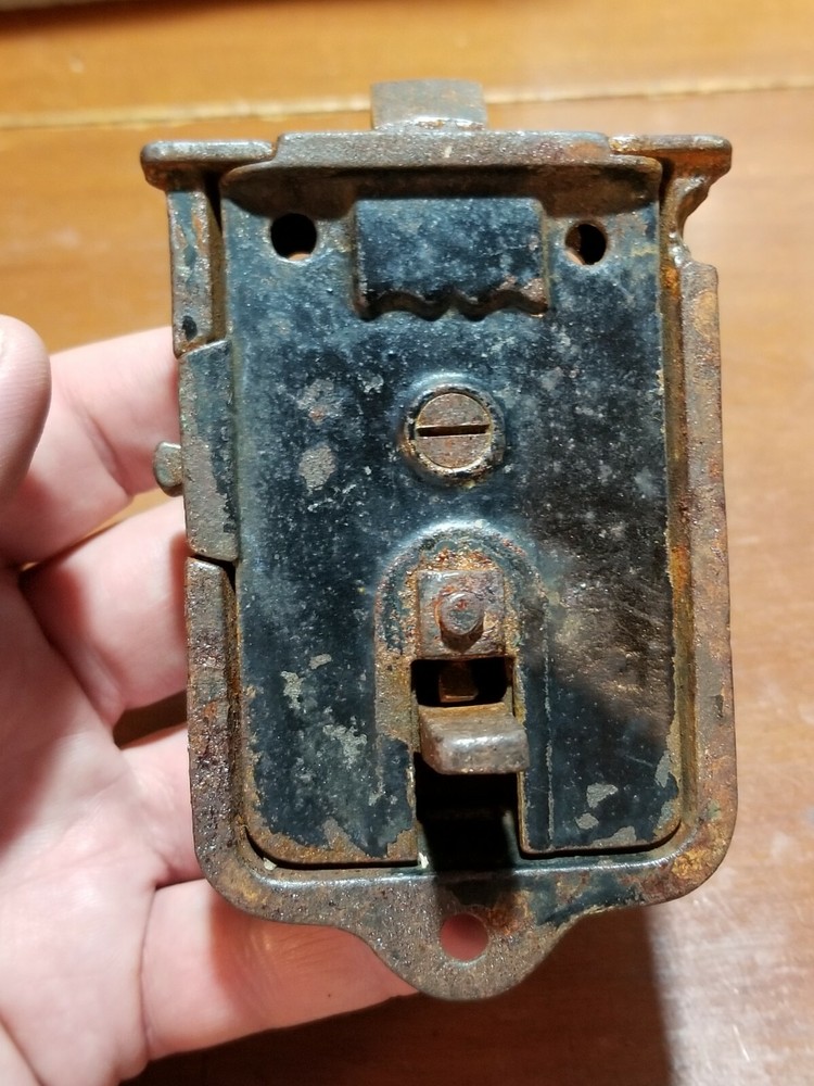 Vintage Cool Door Knob Pull Latch