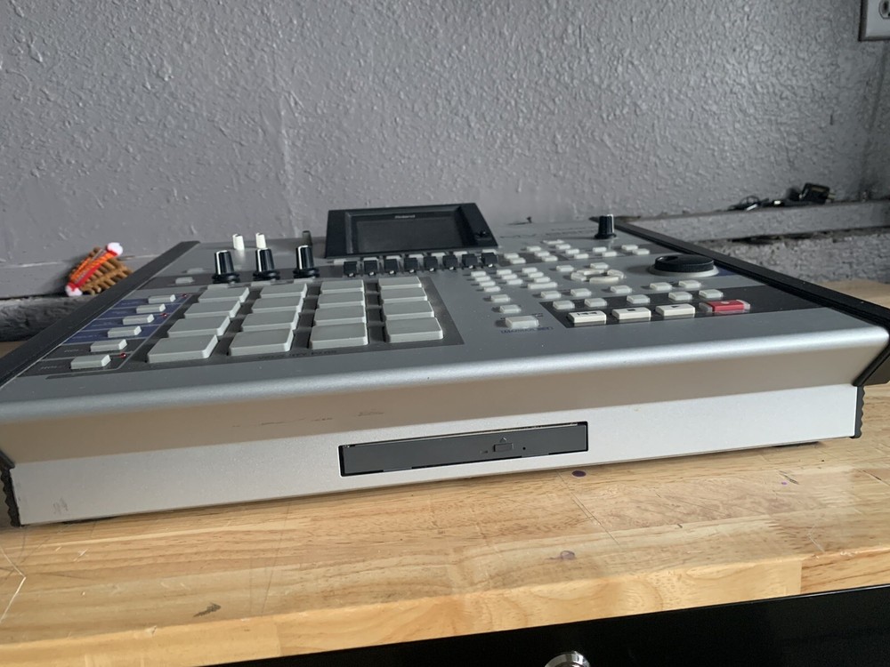 roland mv 8800