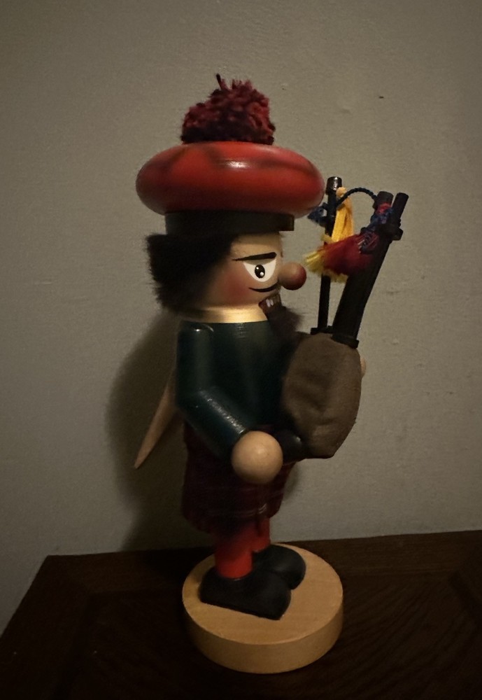 Steinbach Nutcracker 15" Scottish Bagpiper