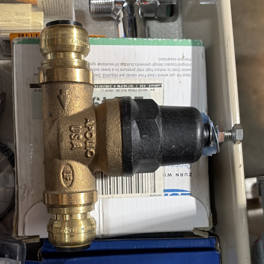 Apollo 36ELF10481P Brass Water Pressure Reducing Valve 3/4 in 15-75 PSI