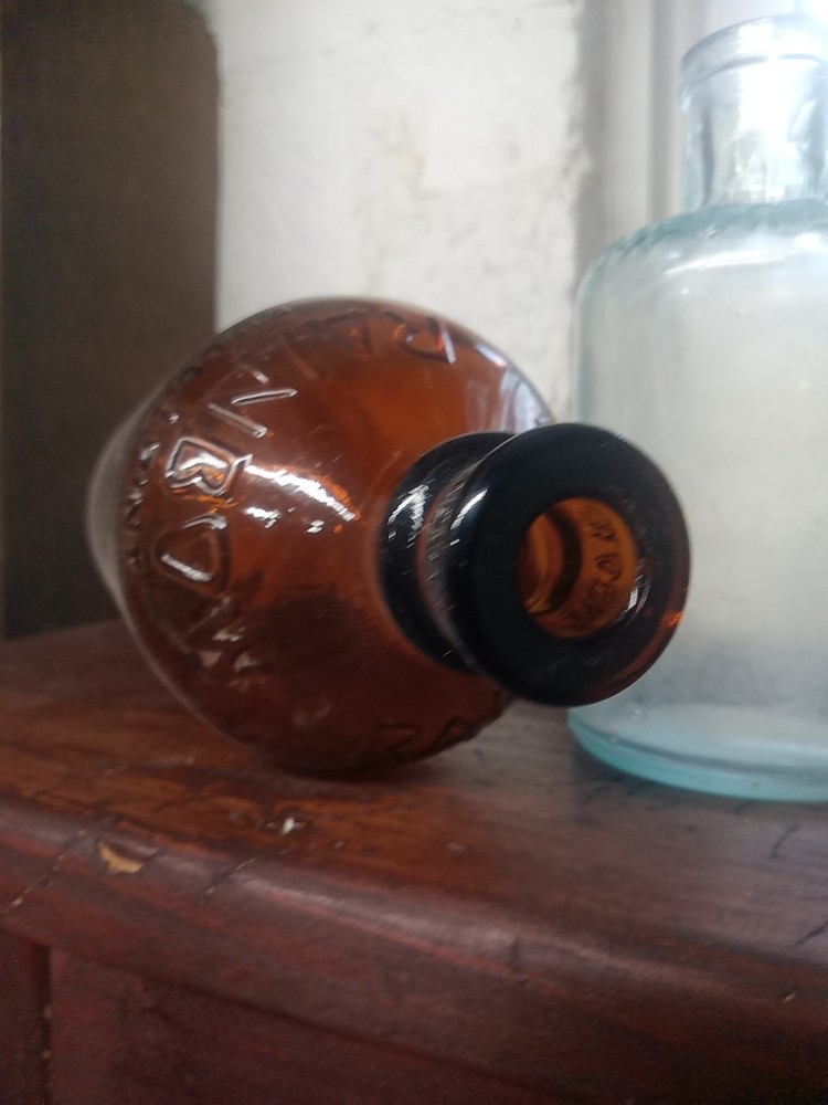 ATQ AMBER BOTTLE EMB. RAINBOW EX DISPLAY