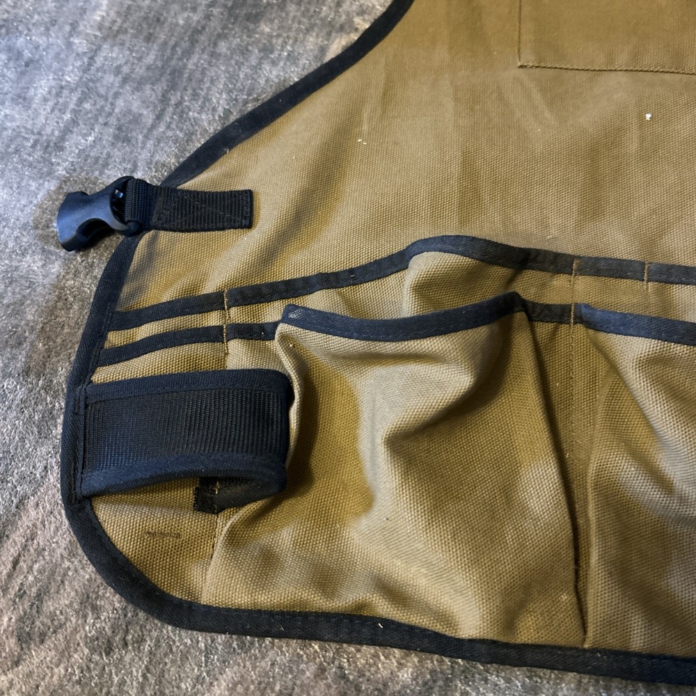 Duluth Trading Firehose Bib Work Apron Brown Carpenter Water Repel Hammer Loop