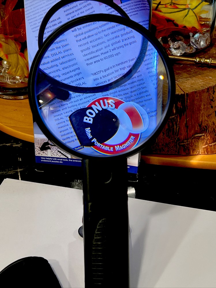 Magnifying Glass with Light Handheld & Stand Includes a Mini Portable Magnifier