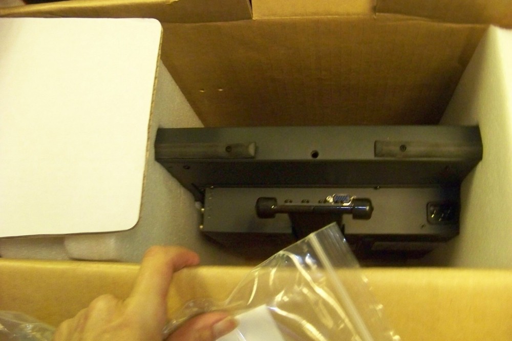 pelco PMCL319 OPERATOR INTERFACE LCD monitor 15"