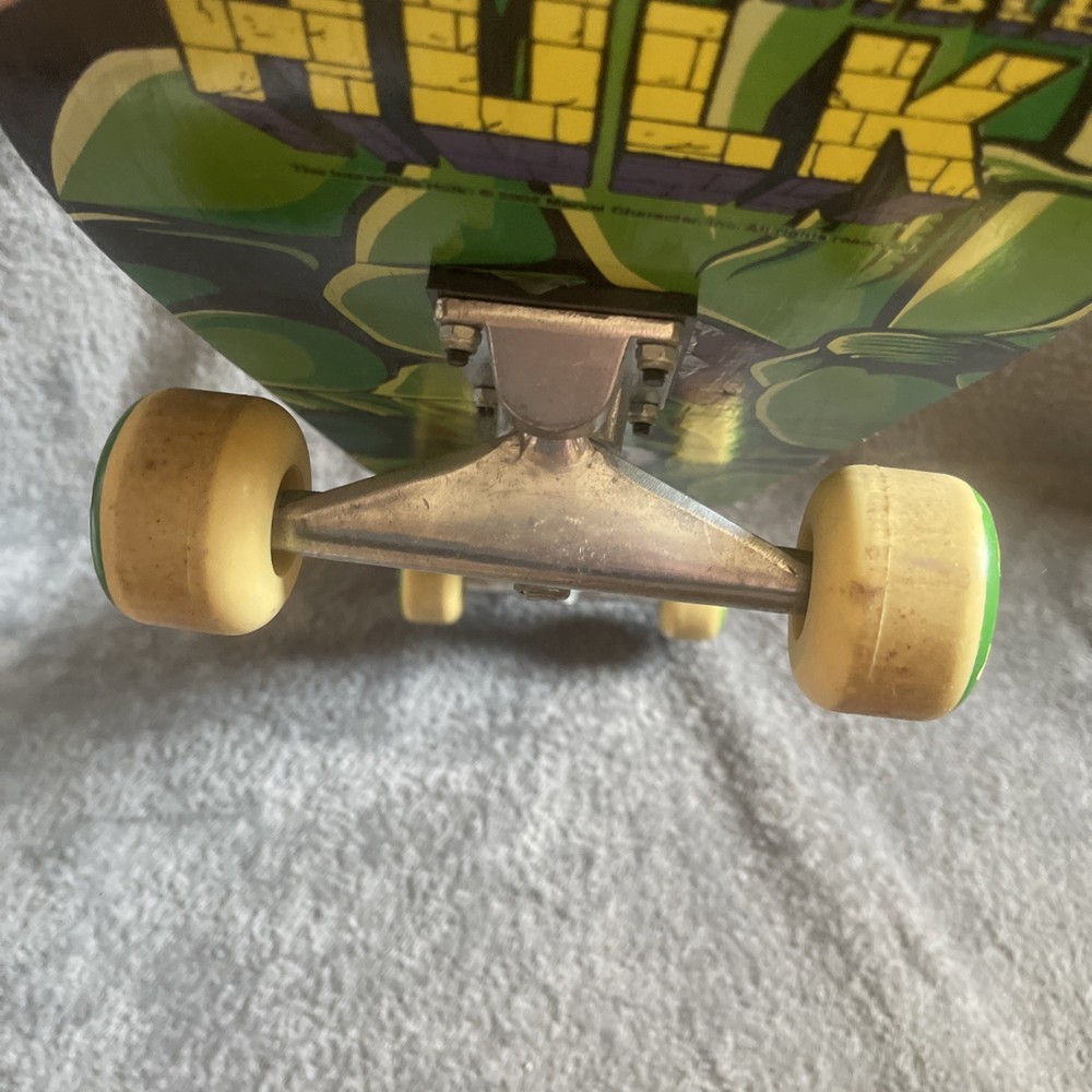 Vintage 2002 Marvel The Incredible Hulk Caution Skateboard