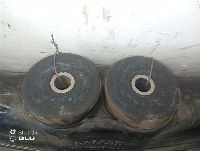 A24-1079-3 Peterbilt Front Engine Mount (10862495