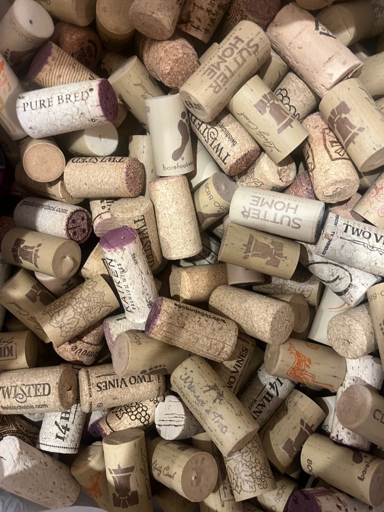 Natural wine corks used - 250 count