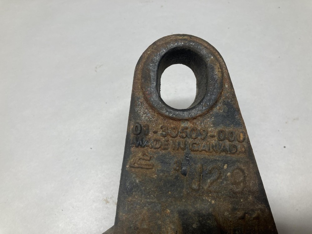 Cummins ISB6.7 Left/Driver Engine Mount - Used | P/N 0130509000